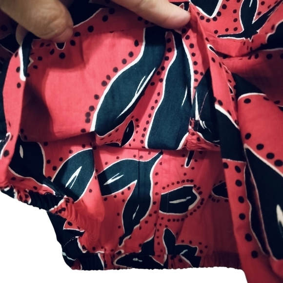 (1586) Walter Baker Fiona Print Short Sleeve Ruched Top Size Small - Picture 7 of 14